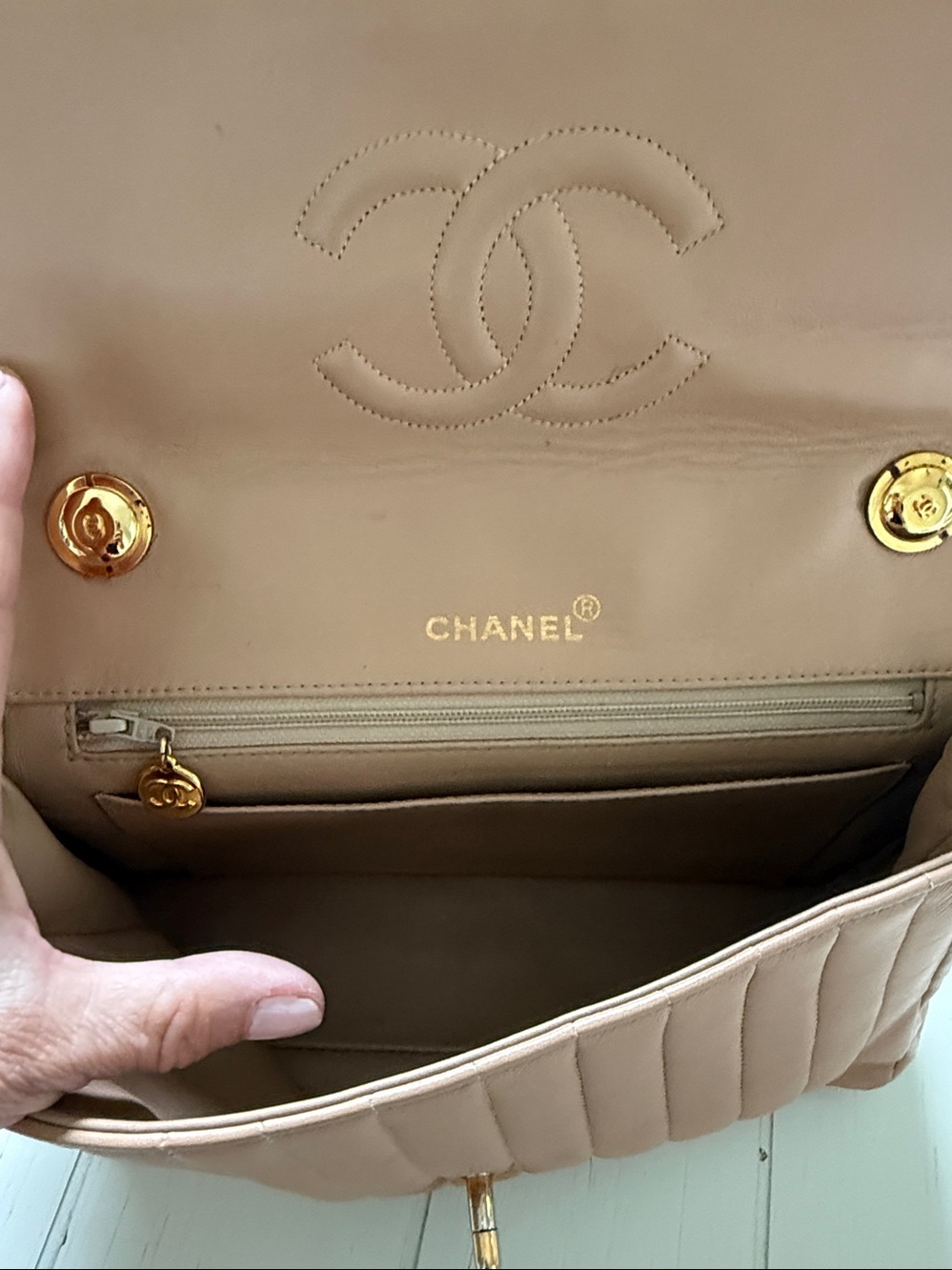 Chanel Beige Leather Quilted Bag - Picture 7 of 12